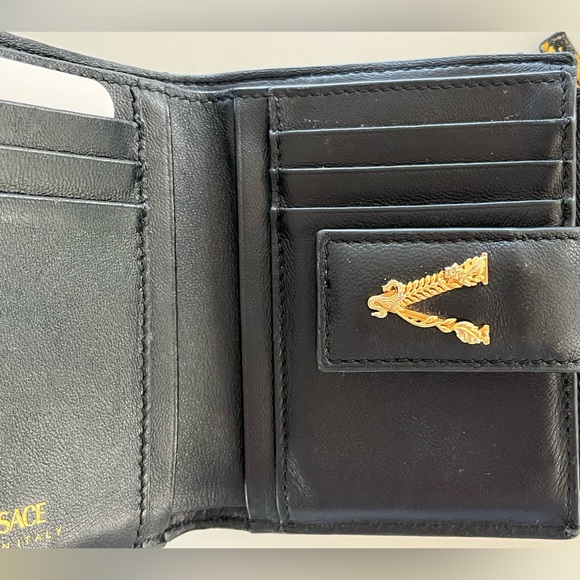 Versace Virtus Quilted Compact Wallet – Black & Yellow Floral w/ Gold Hardware - Picture 6 of 15